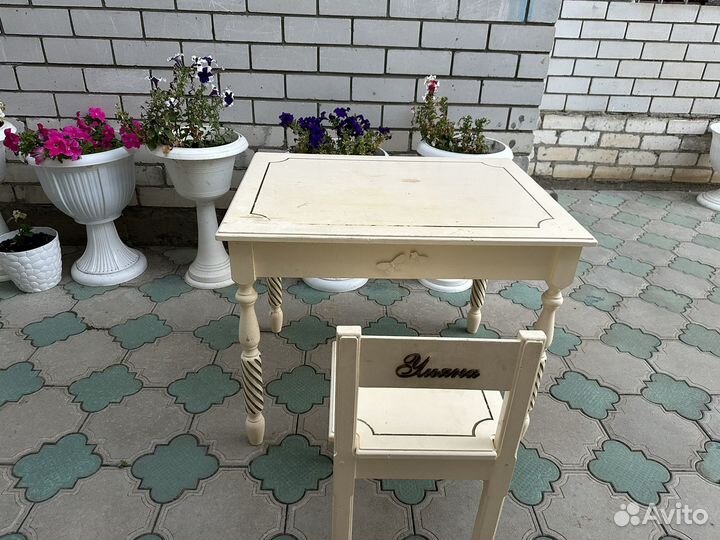 Столик и стульчик для детей