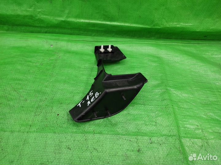 Накладка петли багажника левая VW Touareg 02-10