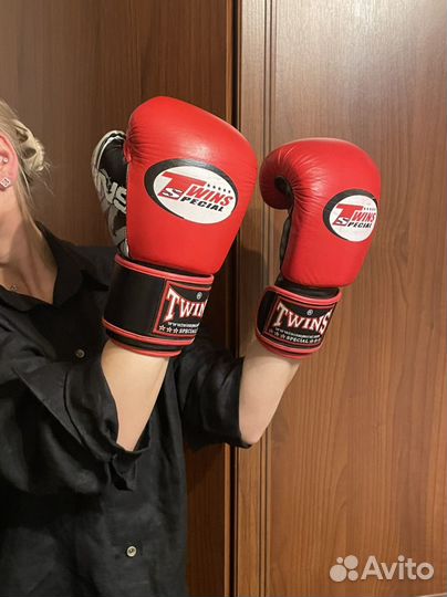 Боксерские перчатки twins 12