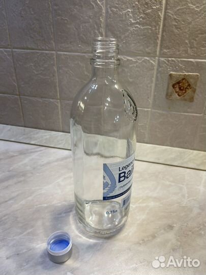 Бутылка стеклянная 0.75 с крышкой