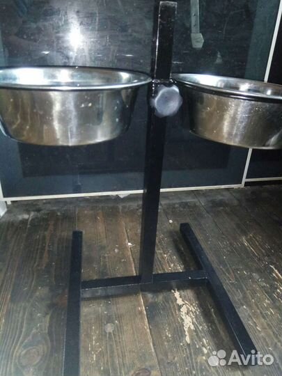 Подставка для кормления собак