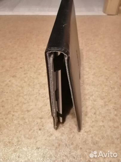 Планшет в чехле