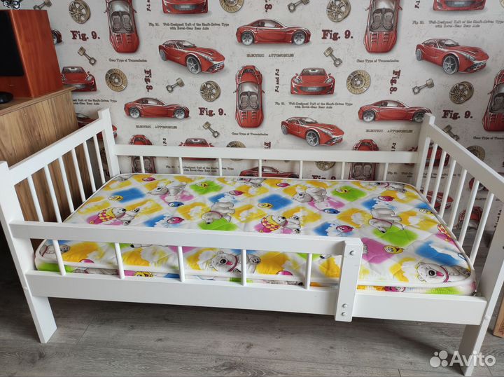 Детская кроватка