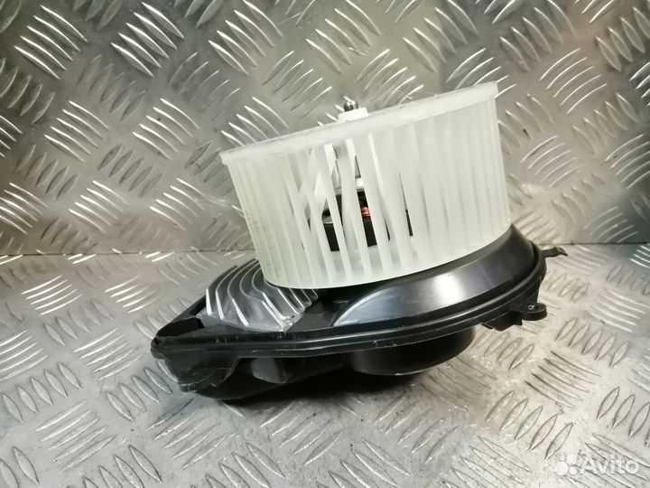 Моторчик отопителя Volkswagen Passat B5