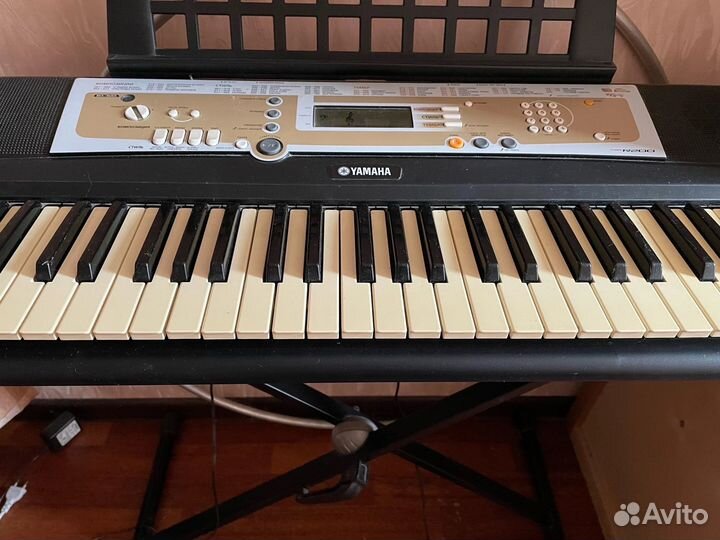 Синтезатор yamaha psr r200
