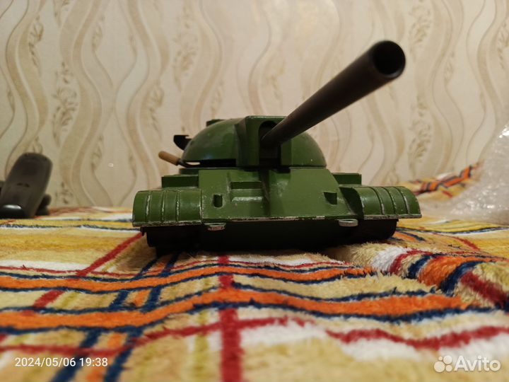 Игрушка танк СССР