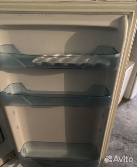 Холодильник бирюса