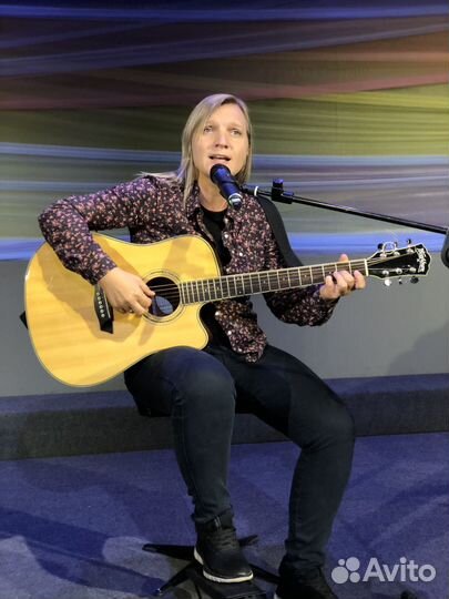 Преподаватель гитары, укулеле