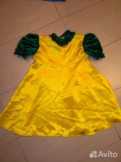 Костюмы, платья