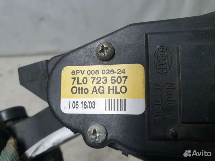 Педаль газа Volkswagen Touareg 2003