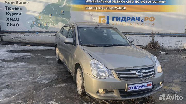 Обшивка двери задней правой Nissan Almera (G15) 82