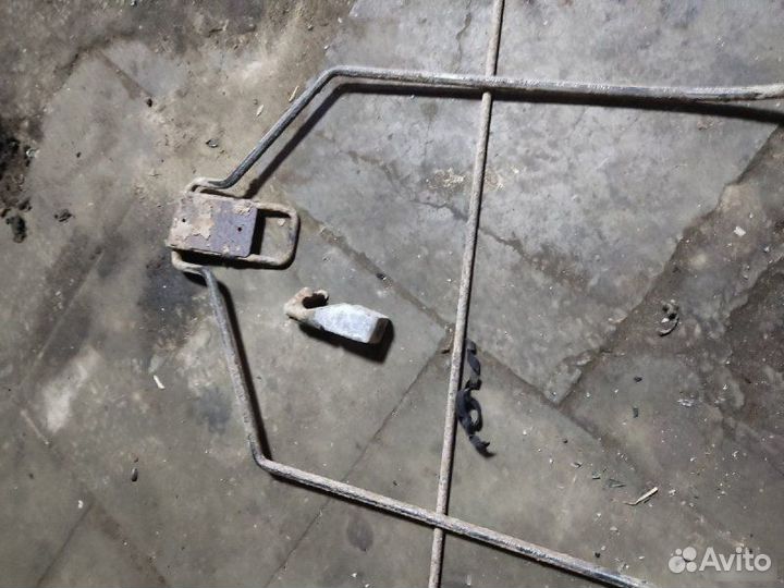 Кронштейн запасного колеса Renault Megane 3