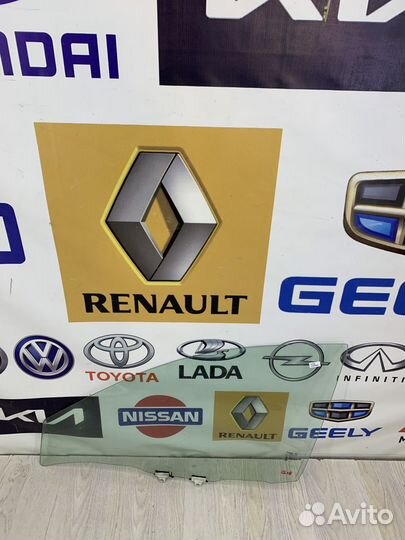 Стекло боковое двери nissan almera G15 Лев