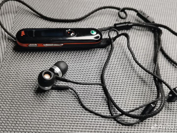 Bluetooth гарнитура Sony Ericsson HBH-DS970