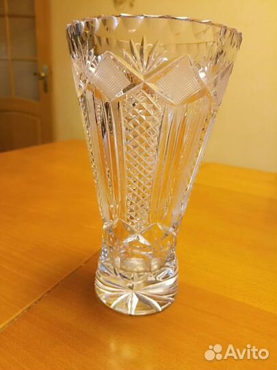 Хрустальная ваза для цветов