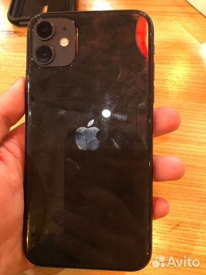 Телефон iPhone 11
