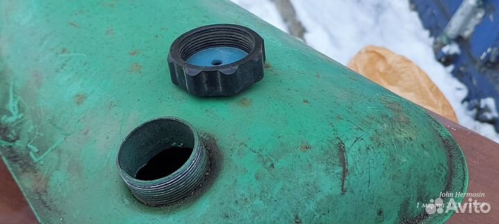 Для советских мопедов топливные бензобаки