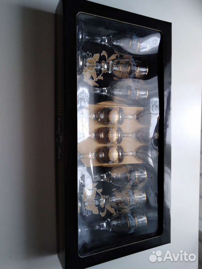 Набор фужеров и рюмок