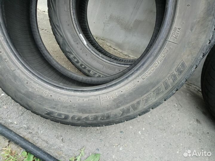 Bridgestone Blizzak DM-V2 205/60 R16