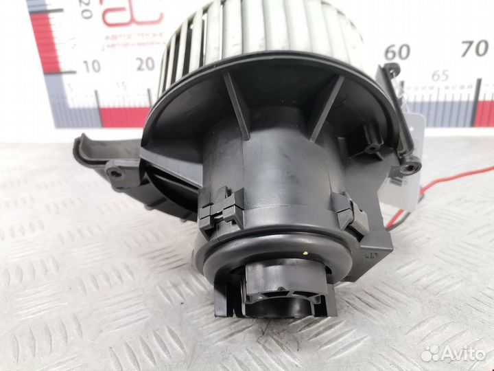 Моторчик печки для Opel Astra H 52421335