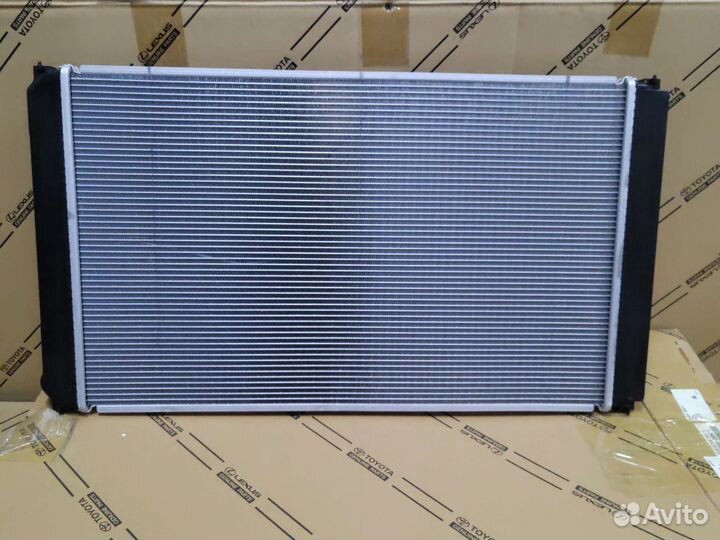 Радиатор охлаждения Lexus Nx200