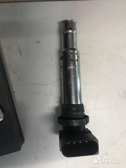 Катушка зажигания Volkswagen Polo 036905715F