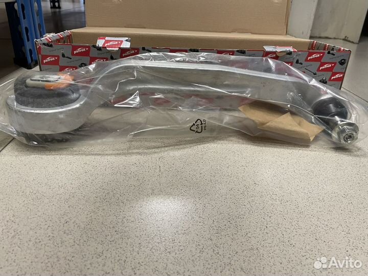 Рычаг правый Audi A8