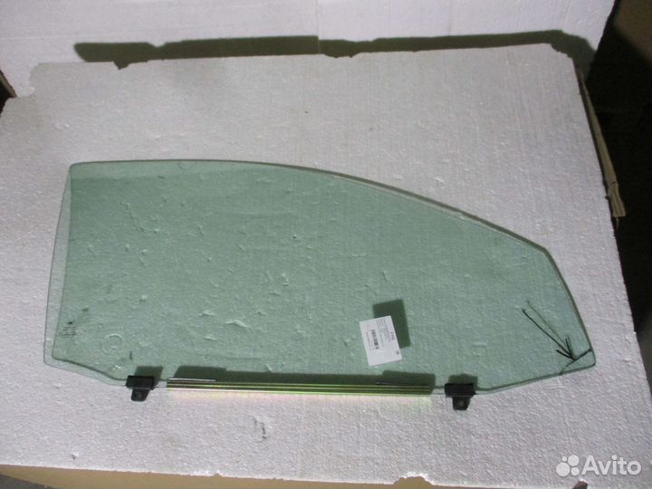 Стекло переднее правое Lexus RX 2