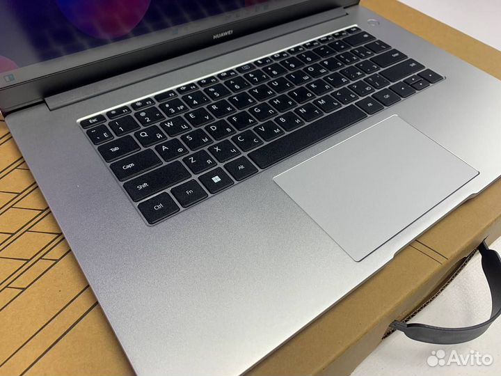 Новый ультрабук huawei (на гарантии)