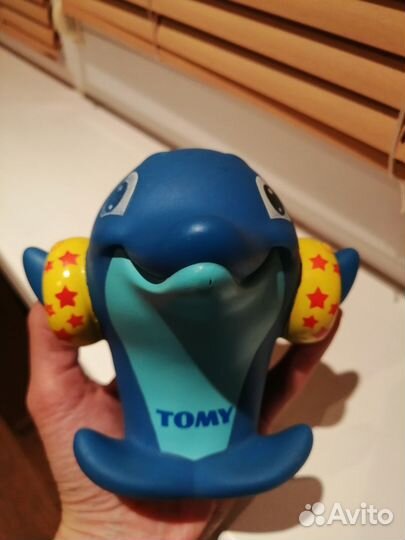 Игрушка для купания в ванне Tomy Весёлый дельфин