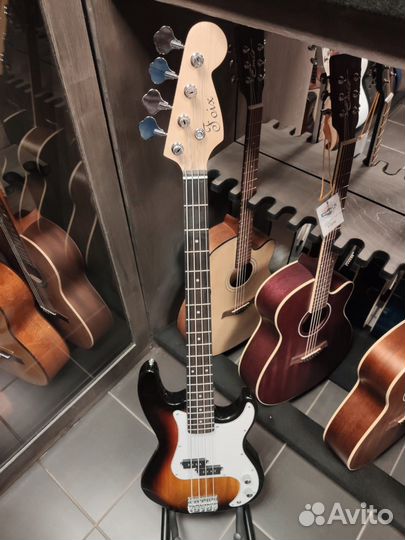 Бас-гитара Новая