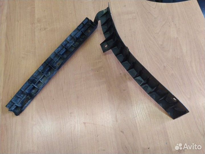 Направляющая бампера (кронштейн) задняя правая