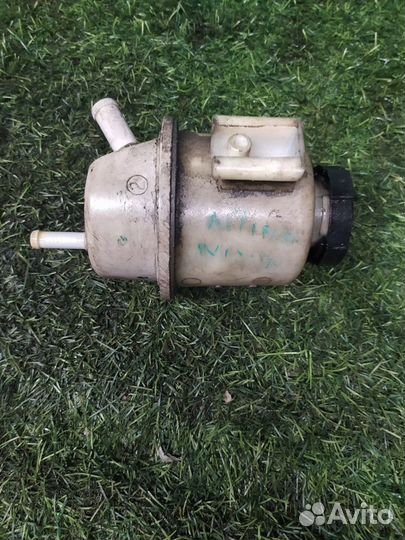 Бачок гидроусилителя Nissan Altima