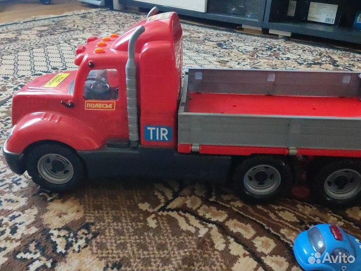 Большегруз и трактор лесовоз Полесье