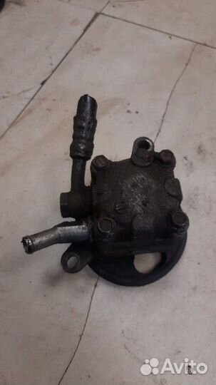 Насос гидроусилителя Nissan Almera