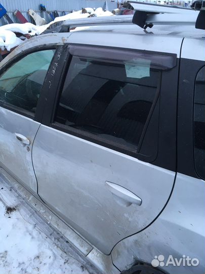 Дверь задняя левая Nissan terrano D10