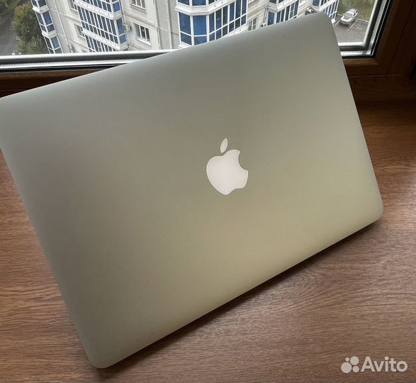 Apple MacBook Pro 13 2014 mid