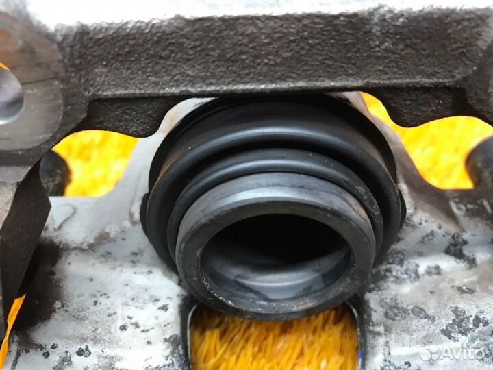 Суппорт задний правый Mercedes-Benz C-Class C204