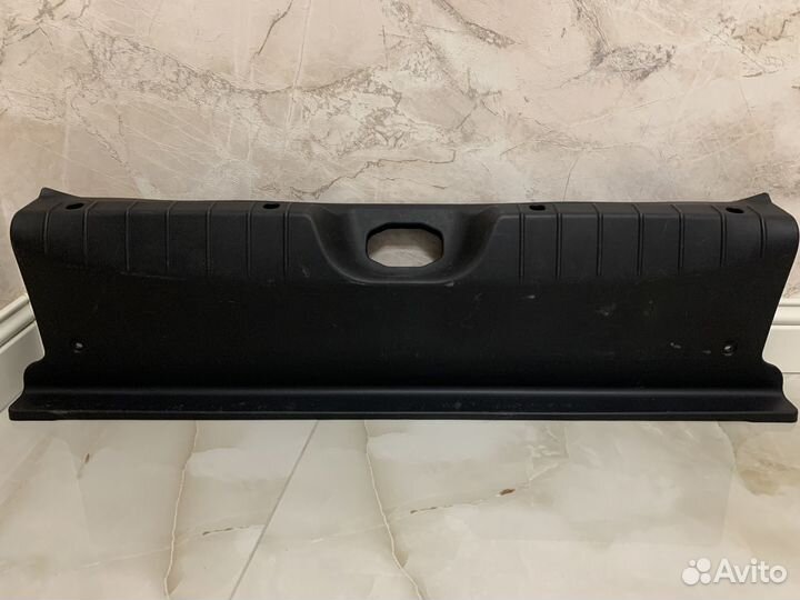 Общивка панели заднего бампера