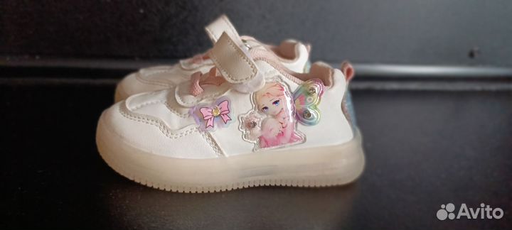 Кроссовки детские 24 размер светящиеся