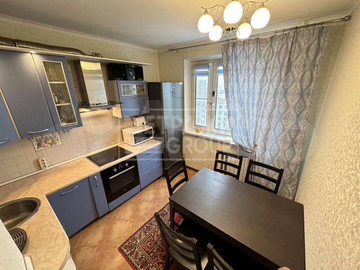 2-к. квартира, 52 м², 12/12 эт.