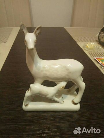 Статуэтка Олениха с олененком