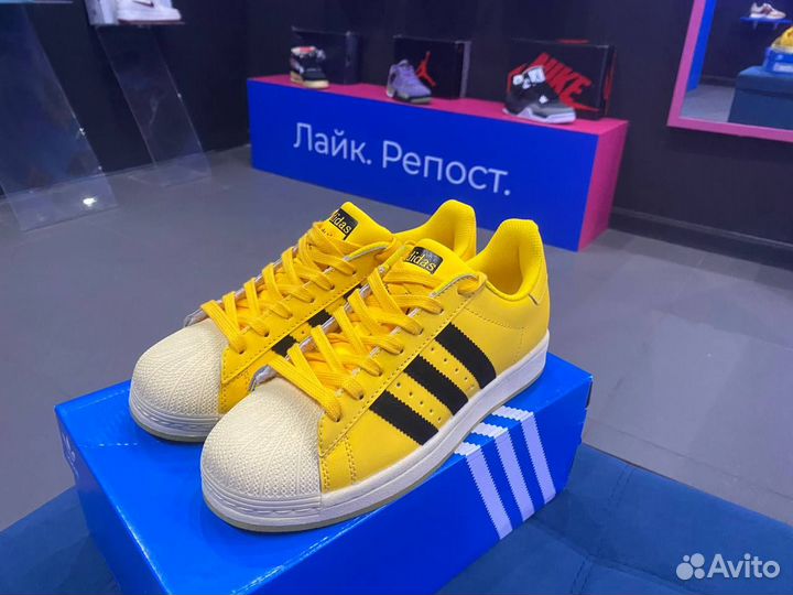 Кроссовки Adidas Superstar Bold Gold