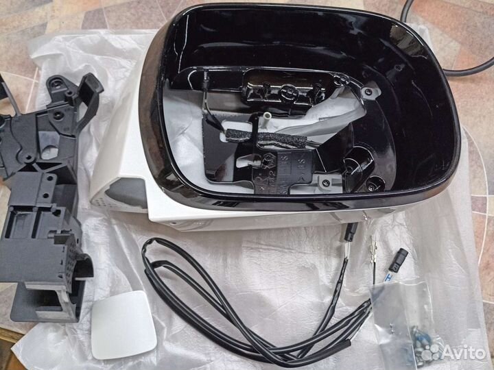 Боковое зеркало