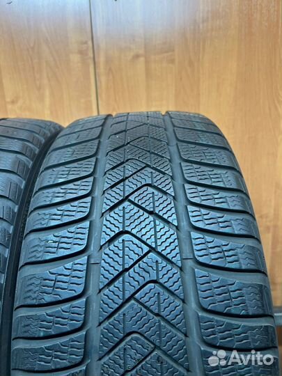 Pirelli Winter Sottozero 3 235/40 R19