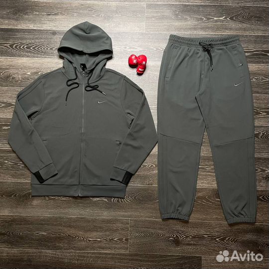 Спортивный костюм Nike