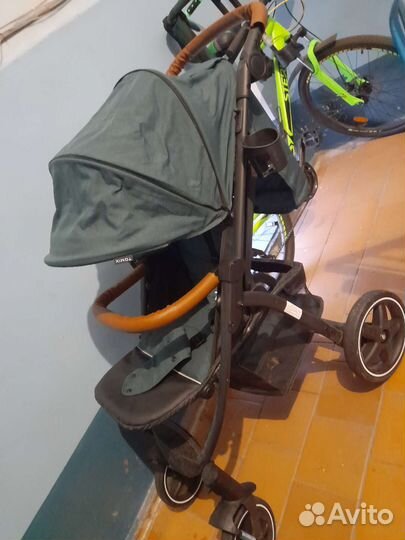 Коляска прогулочная