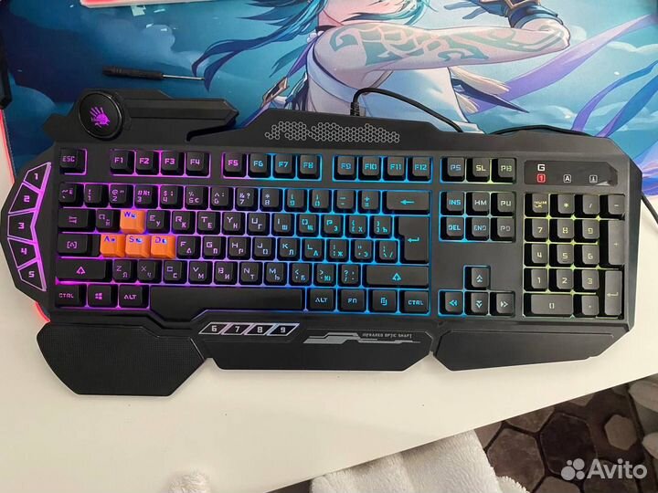 Игровая клавиатура с подсветкой rgb