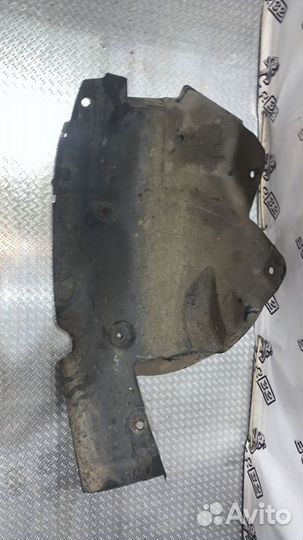 Подкрылок левый Renault Master III