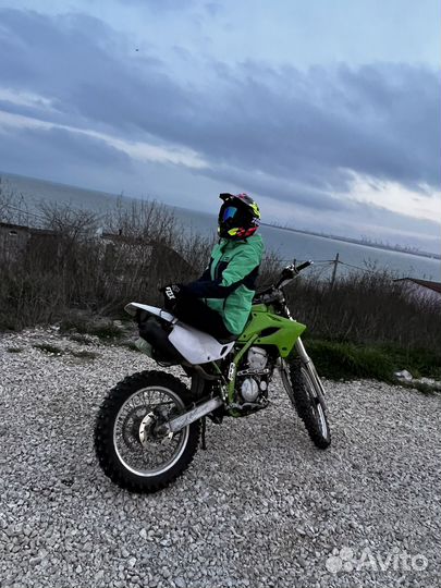 Мотоцикл kawasaki KLX250